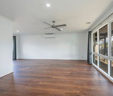 Charming 4 bedroom home - Photo 3