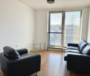 2 bedroom flat to rent - Photo 2