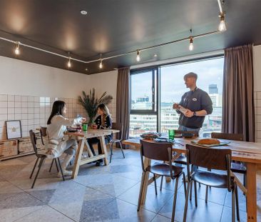 1 bedroom in a flat share to rent - Photo 1