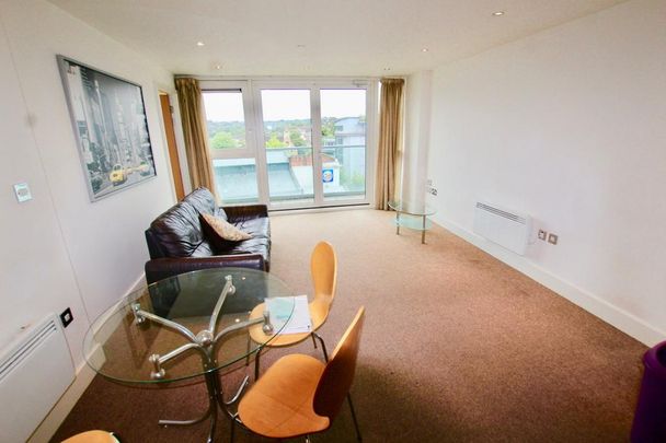 2 bedroom flat to rent - Photo 1