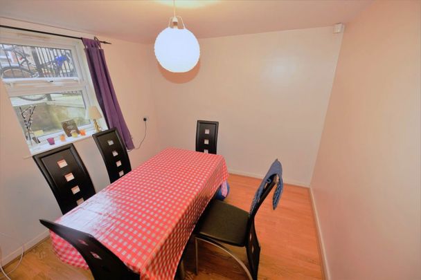 10 bedroom House in Beamsley Mnt/Ter, Leeds - Photo 1