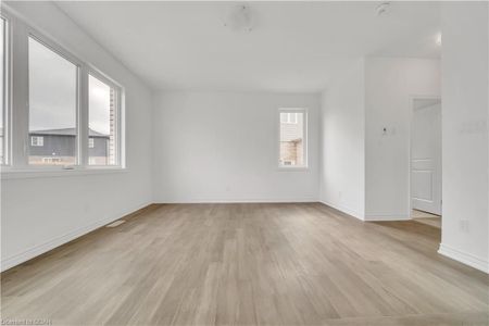 For Lease - 7871 SEABISCUIT Drive, Niagara Falls, Ontario - Photo 2