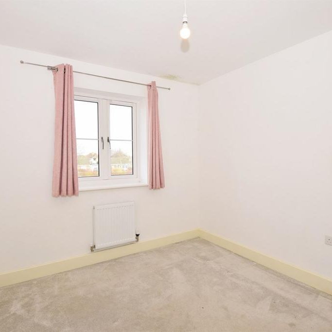 3 bedroom end of terrace house to rent - Photo 1