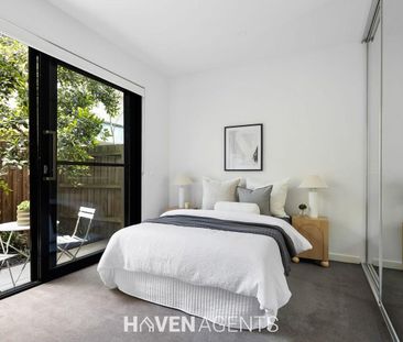 DOUBLE STOREY TOWNHOUSE - CUTTING EDGE, SPACIOUS, LOW MAINTENANCE L... - Photo 2
