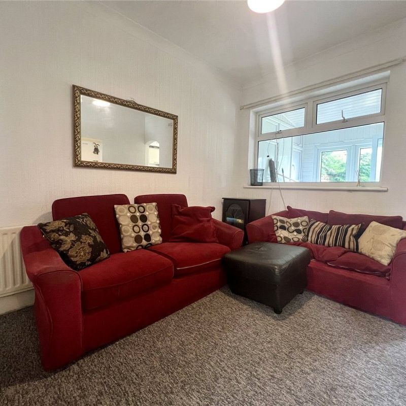 Columbia Road, Bournemouth, BH10 - Photo 1