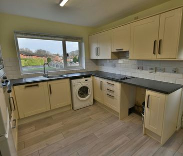 Detached bungalow to rent on - Photo 4