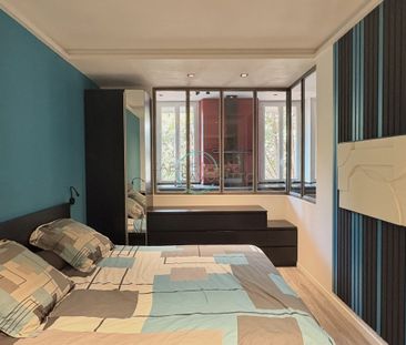 Location Appartement 2 pièces 47m² MARSEILLE 4ème - Photo 4