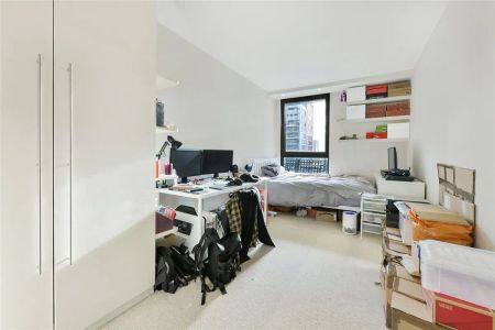 3 bedroom flat in Eastfields Avenue - Photo 5