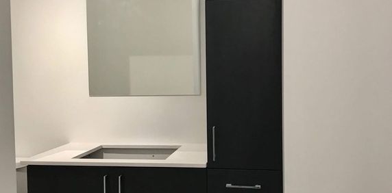 Appartement 3 1/2 Avec Bureau - Photo 2