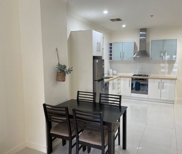 Fully Furnished 2-Bedroom Apartment in Prime CBD Location - Photo 5