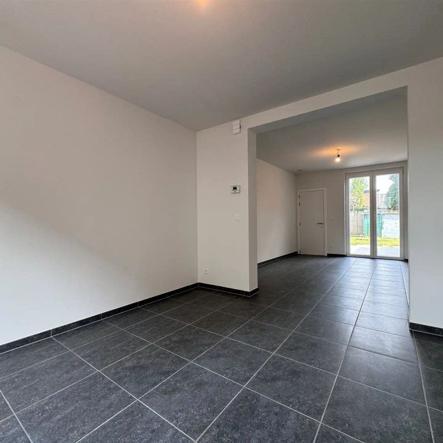 Gunstig gelegen woning met 4 slaapkamers en tuin. - Photo 1