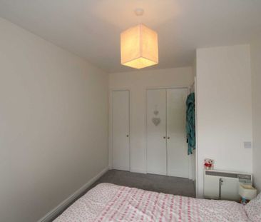 2 bed Apartment for rent - Photo 3