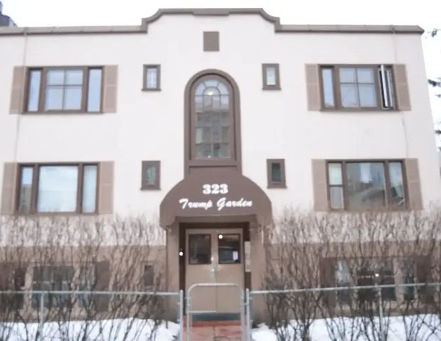 Distinct Character Building All Utilities And Shared Wi-Fi Included | 323-14 Ave. SW, Calgary - Photo 1