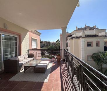 2 Bedroom Apartment For Rent in Nueva Andalucía, Málaga - Photo 1