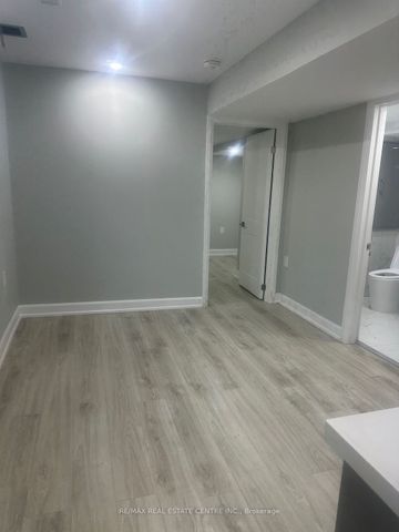 For Lease - 1529 Portsmouth Place, Mississauga, Ontario - Photo 2