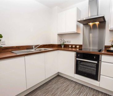 2 bedroom flat to rent - Photo 2