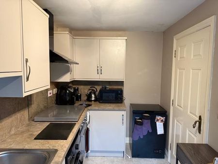 4 bedroom terraced house to rent - Photo 5