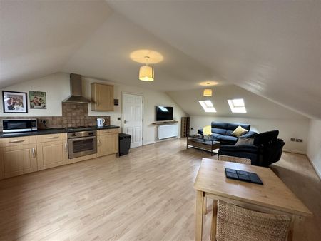 Riverside Court, Rock Ferry - Photo 4