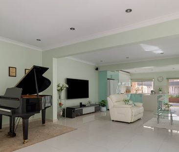 8 Chicago Avenue, Maroubra NSW 2035 - House For Rent | Domain - Photo 3