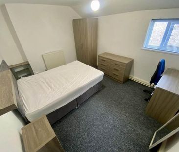 4 bedroom house to rent - Photo 2