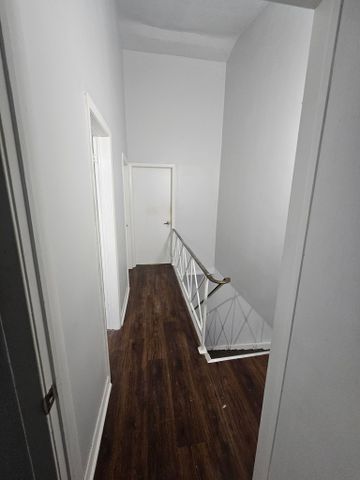 For Lease - 302 Westcourt Place, Waterloo, Ontario - Photo 4