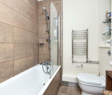 1 Bed Flat, London, SW11 - Photo 4