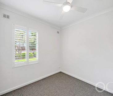 Open the Door to Light, Comfort & Everyday Convenience - Photo 4