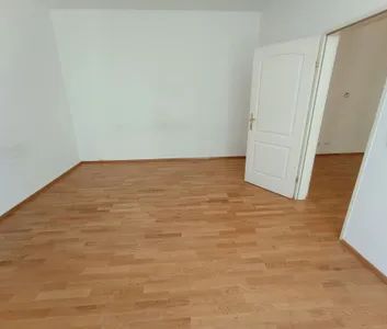 HOFSEITIGE, 2 Zimmer Stilaltbauwohnung - Nähe U1 - Photo 3