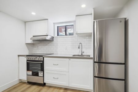 For Lease - 1 Yorkview Drive Unit# Suite B, Toronto, Ontario - Photo 3