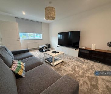 4 bedroom detached house to rent - Photo 2