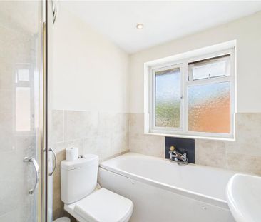 1 bedroom in a house share to rent - Photo 5