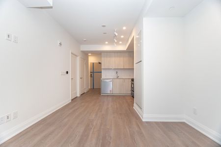 For Lease - 3250 Carding Mill Trail Unit# 410, Oakville, Ontario - Photo 2