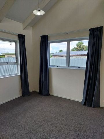 Charming 2BR Townhouse with Balcony! - Photo 5