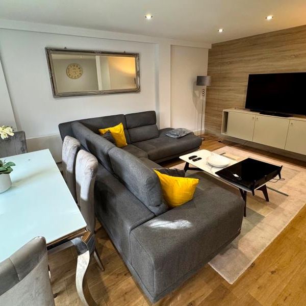 Pyrford Road, West Byfleet, Surrey, KT14 - Photo 1