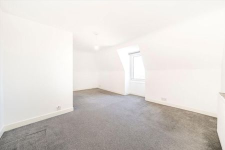 3 bedroom flat to rent - Photo 4