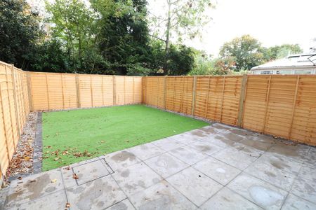 2 bedroom end of terrace house to rent - Photo 5