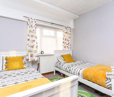 4 bedroom terraced house to rent - Photo 4