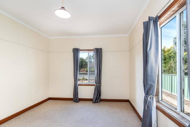 Low maintenance home - Photo 1