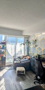 Confederation/Prince of Wales-Luxurious Bright 1Bdrm+Den 1Bath 1Parkin - Photo 3