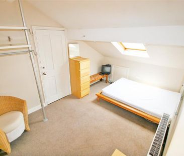 5 bedroom semi-detached house to rent - Photo 3