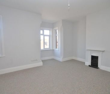 4 bedroom semi-detached house to rent - Photo 4