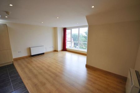 3 bedroom flat to rent - Photo 2