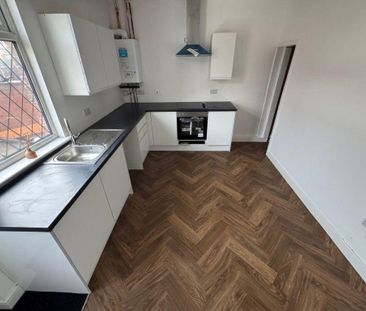 2 bedroom terraced house to rent - Photo 4