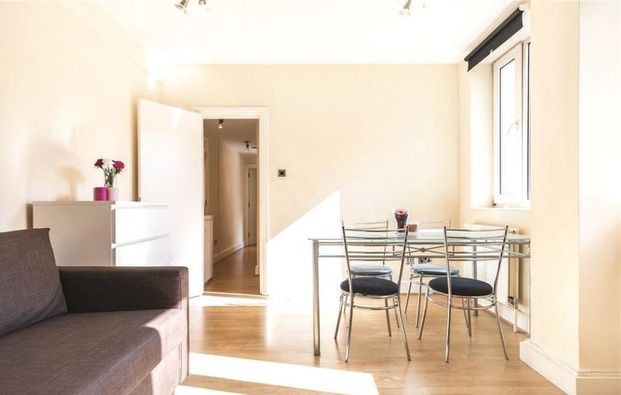 2 bedroom flat to rent - Photo 1