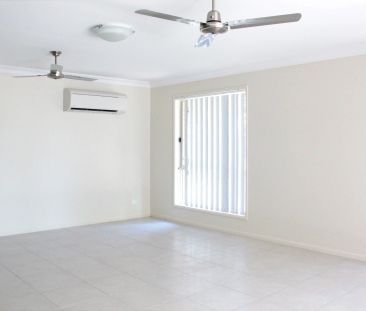 Large Family Home - Air Con - Convenient Location - Photo 5