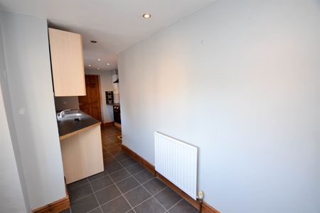 2 bed flat to rent in Harold Street, Jarrow, NE32 - Photo 3