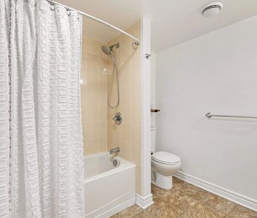 For Lease - 254 Titanium Private Unit# A, Orleans - Convent Glen an... - Photo 5