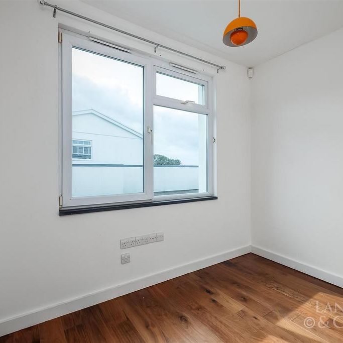 5 bedroom semi-detached house to rent - Photo 1