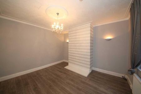 2 Bed Terraced House, East Park Place, LS9 - Photo 2