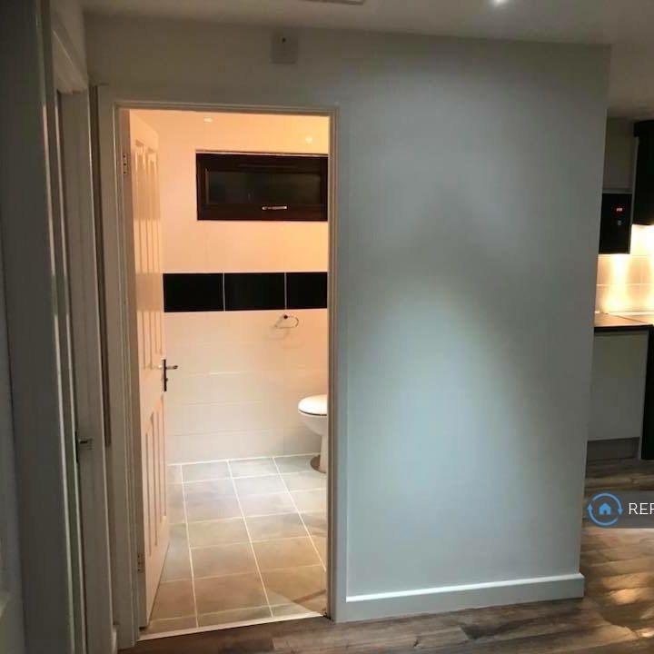 2 bedroom detached house to rent - Photo 1